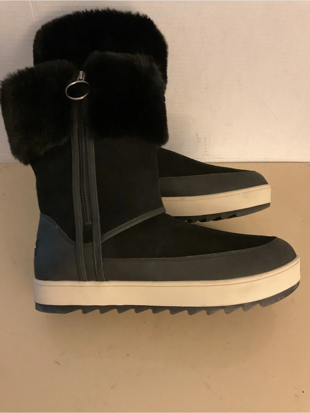Koolaburra women Black leather nubuck Faux Fur-Trim Tynlee Boots US 11